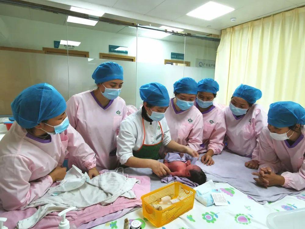 乌鲁木齐妇婴监护型护送